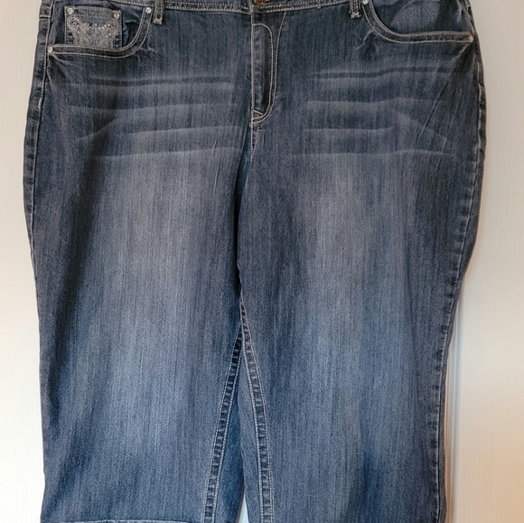 Plus Size Denim Capris - Size 24W - Picture 1 of 5